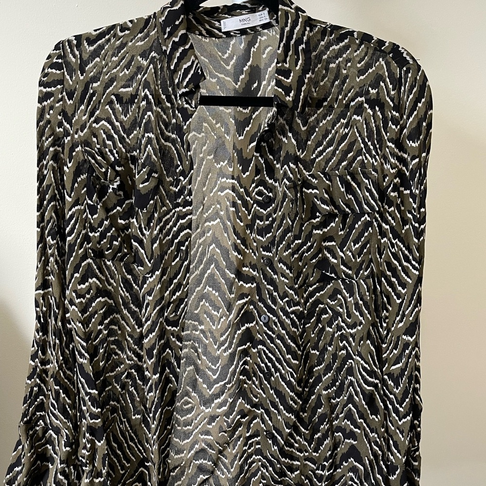 Mango printed button down with pockets